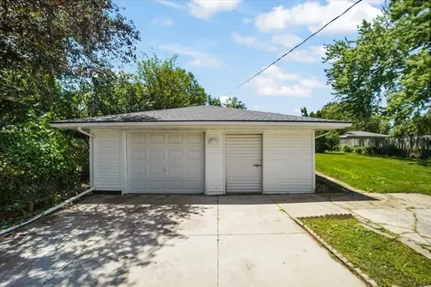 2708 Fairlane Avenue Waterloo IA 50702