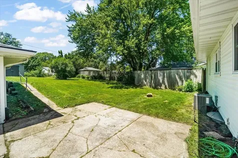 2708 Fairlane Avenue Waterloo IA 50702