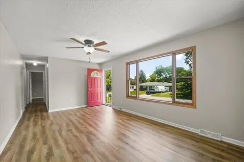 2708 Fairlane Avenue Waterloo IA 50702
