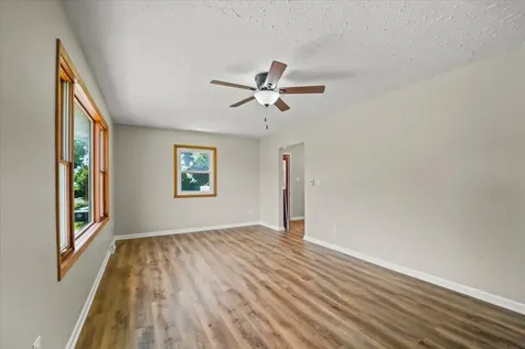 2708 Fairlane Avenue Waterloo IA 50702