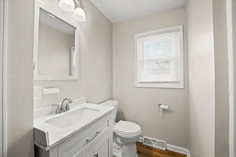 2708 Fairlane Avenue Waterloo IA 50702