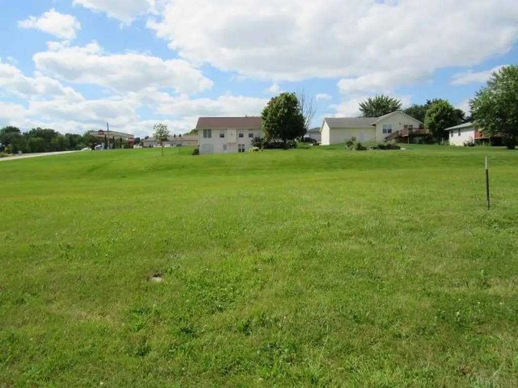 100 5th Ave Court Coggon IA 52218