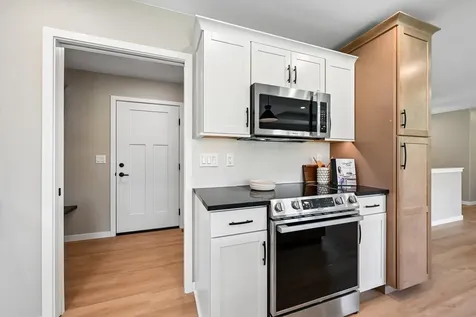 104 5th Avenue Court Coggon IA 52218