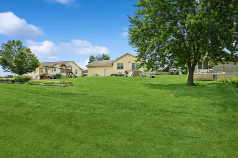 104 5th Avenue Court Coggon IA 52218
