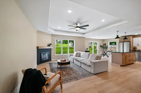 104 5th Avenue Court Coggon IA 52218