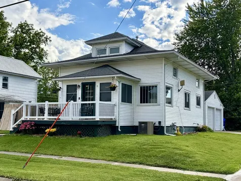 119 NE 7th Avenue Independence IA 50644
