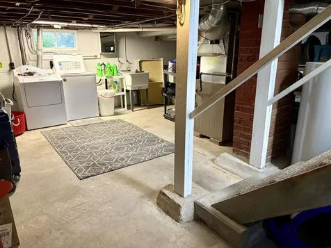 119 NE 7th Avenue Independence IA 50644
