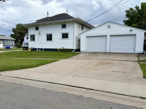 119 NE 7th Avenue Independence IA 50644