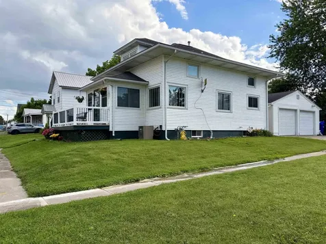 119 NE 7th Avenue Independence IA 50644