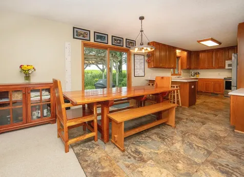 104 Maple Circle Waverly IA 50677