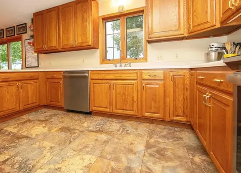 104 Maple Circle Waverly IA 50677