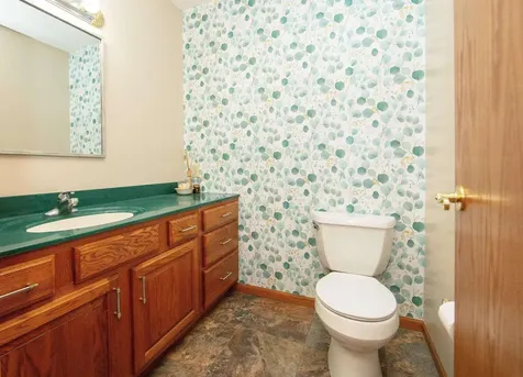 104 Maple Circle Waverly IA 50677