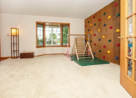 104 Maple Circle Waverly IA 50677