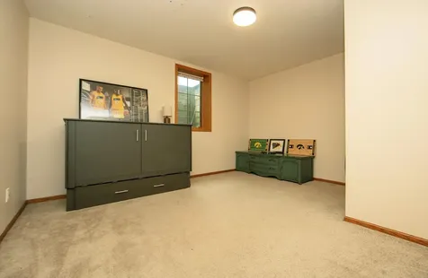 104 Maple Circle Waverly IA 50677