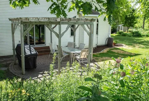 104 Maple Circle Waverly IA 50677