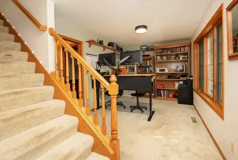 104 Maple Circle Waverly IA 50677
