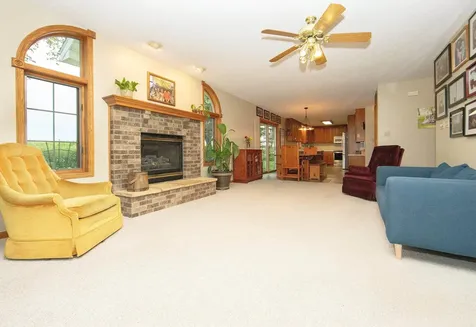 104 Maple Circle Waverly IA 50677