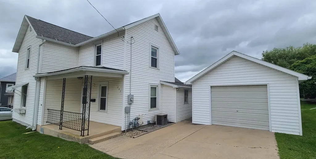 203 S Water Street Monona IA 52159