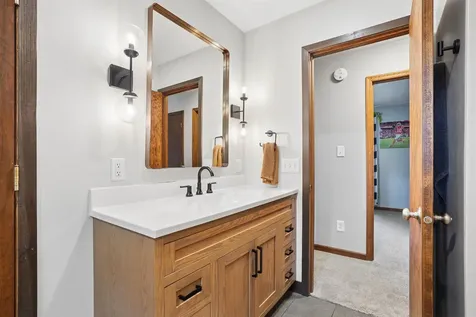 829 Maucker Road Cedar Falls IA 50613