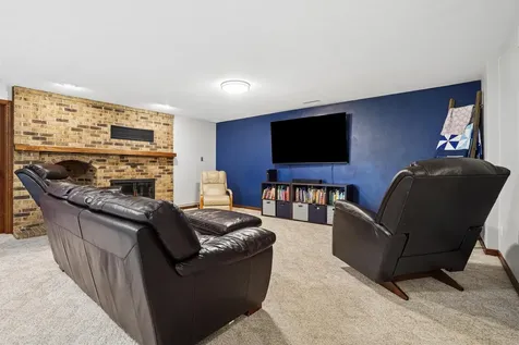 829 Maucker Road Cedar Falls IA 50613