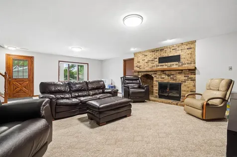829 Maucker Road Cedar Falls IA 50613