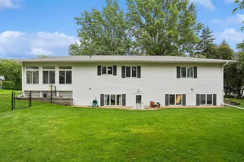829 Maucker Road Cedar Falls IA 50613