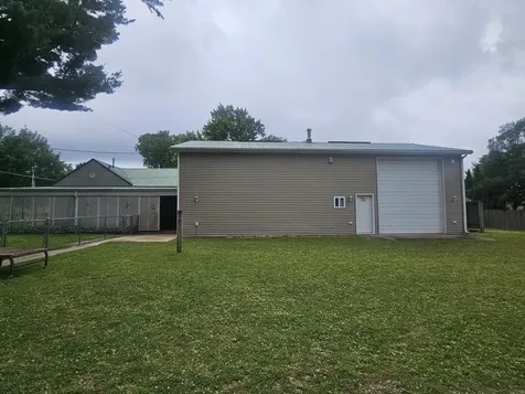 14 7th Avenue SW Oelwein IA 50662