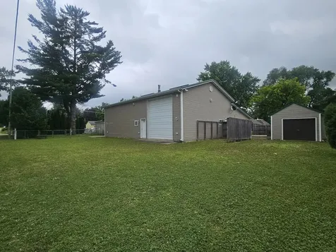 14 7th Avenue SW Oelwein IA 50662