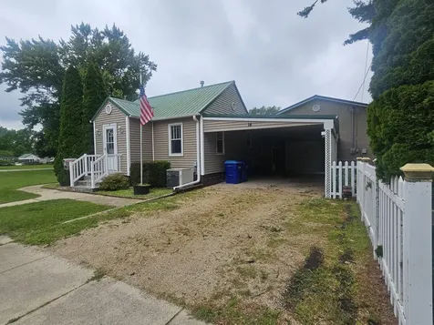 14 7th Avenue SW Oelwein IA 50662