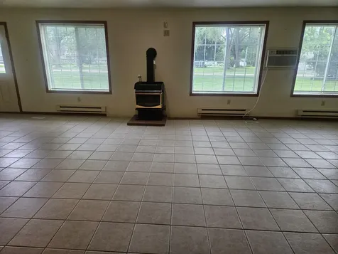 14 7th Avenue SW Oelwein IA 50662