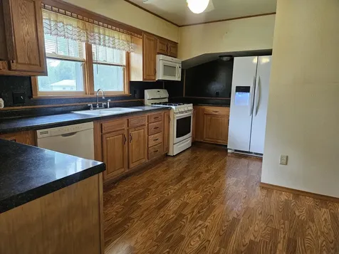 14 7th Avenue SW Oelwein IA 50662