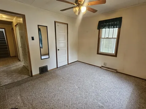 14 7th Avenue SW Oelwein IA 50662