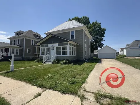 803 6th Street Grundy Center IA 50638