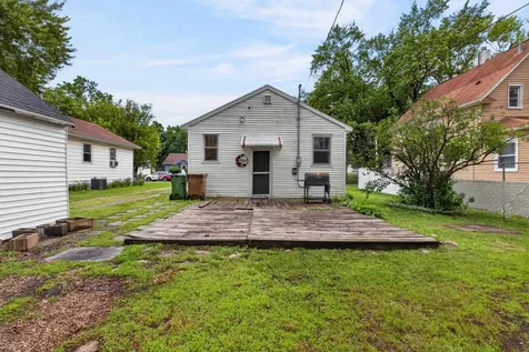846 Dawson Street Waterloo IA 50703