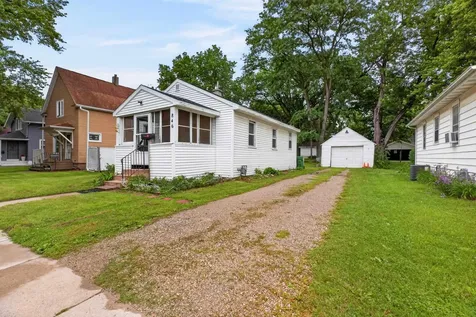 846 Dawson Street Waterloo IA 50703