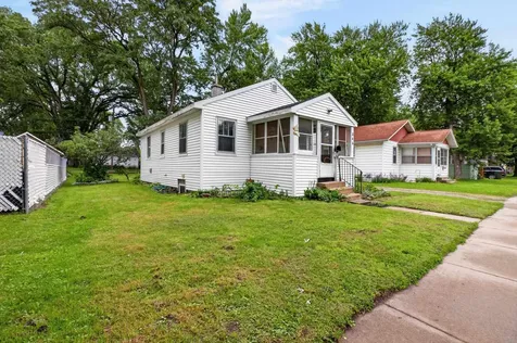 846 Dawson Street Waterloo IA 50703