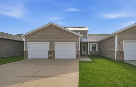 1312 Lois Lane Waterloo IA 50702