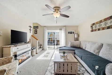 1312 Lois Lane Waterloo IA 50702