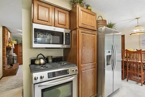 1302 Round Horn Street Waverly IA 50677