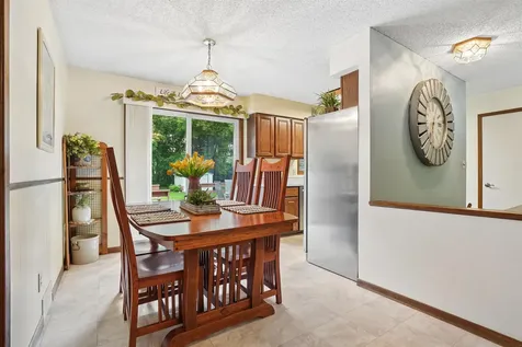 1302 Round Horn Street Waverly IA 50677