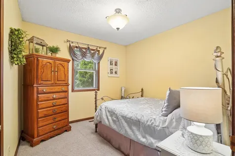 1302 Round Horn Street Waverly IA 50677