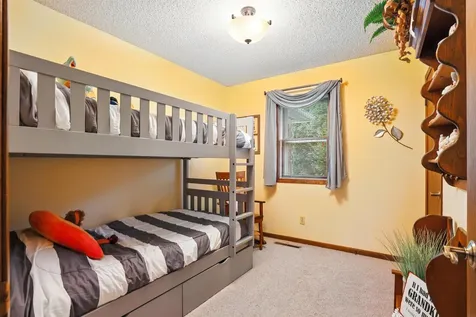 1302 Round Horn Street Waverly IA 50677