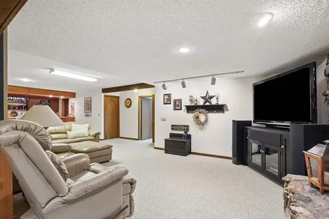 1302 Round Horn Street Waverly IA 50677