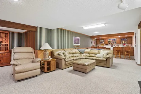1302 Round Horn Street Waverly IA 50677
