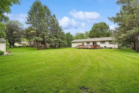 1302 Round Horn Street Waverly IA 50677