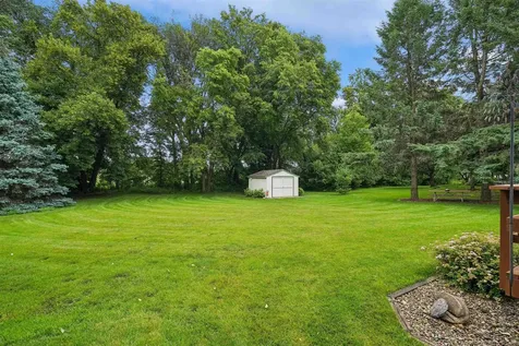 1302 Round Horn Street Waverly IA 50677