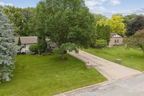 1302 Round Horn Street Waverly IA 50677