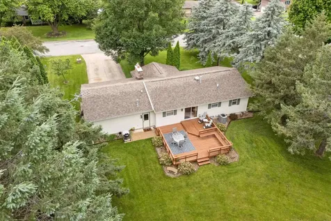 1302 Round Horn Street Waverly IA 50677