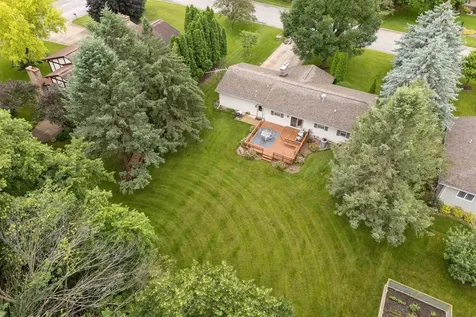 1302 Round Horn Street Waverly IA 50677