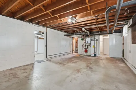 402 NW 4th Avenue Waverly IA 50677